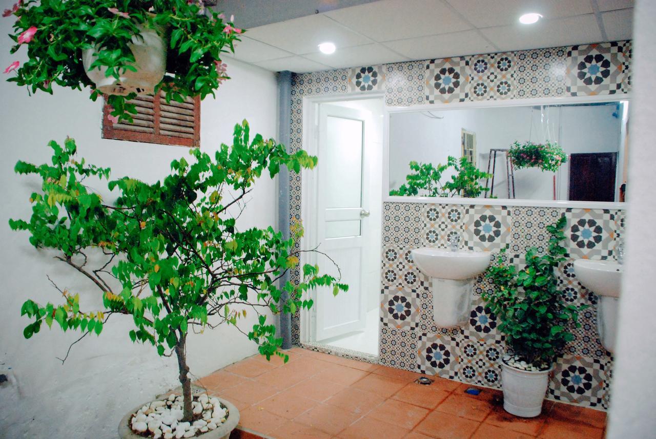 Winna Airport Hostel Дананг Екстериор снимка