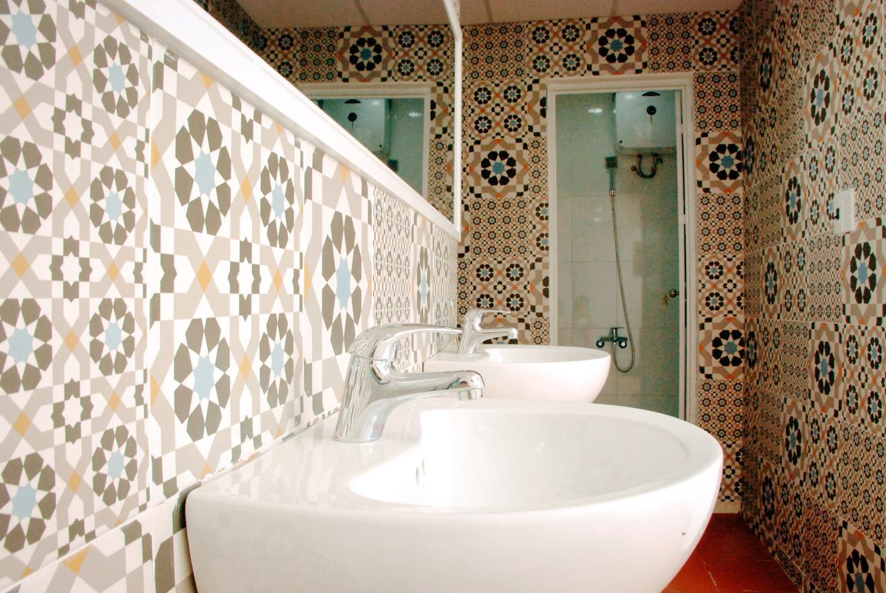 Winna Airport Hostel Дананг Екстериор снимка